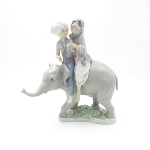 Lladro 5352 elephant figurine - 5352,