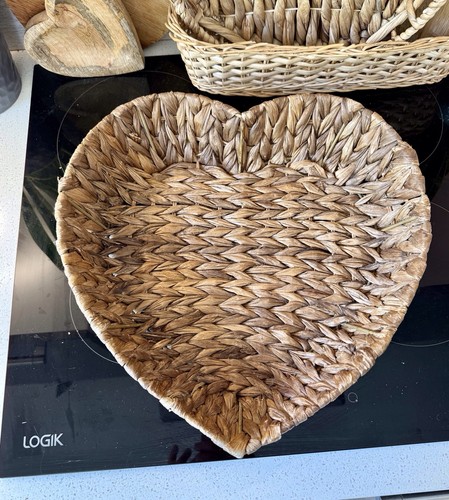 Heart shaped basket natural - heart,