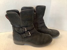 Women's UGG Simmens Boots