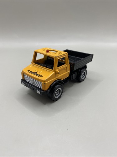 Dynamic pickup truck - dynamic,