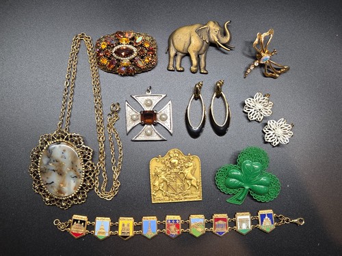 Vintage costume jewelry lot - costume,