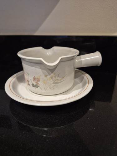 Boots hedge rose gravy - gravy, boat