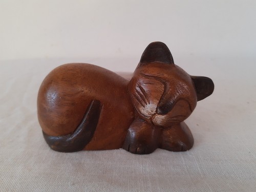 Wood cat figurine - figurine, hand