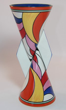 Wedgwood Clarice Cliff 9" Ltd
