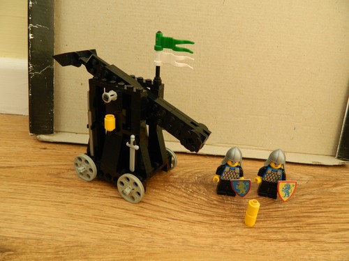 Lego castle 6030 catapult - lego,