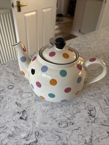 Beautiful farmhouse tea - farmhouse, pot