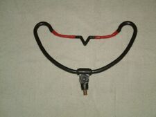 One 10" Vee Feeder rest.