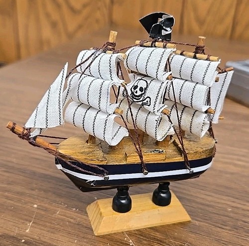 Miniature wooden pirate - miniature,