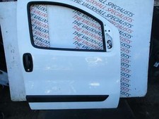 PEUGEOT BIPPER 08-17 DRIVER FRONT O/S/F DOOR WHITE VS7541 *SCUFFS + SCRATCHES*