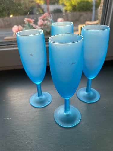 Set blue frosted french - of,
