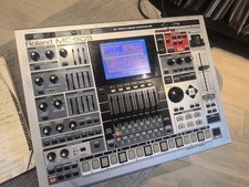 Roland MC-909 Groovebox