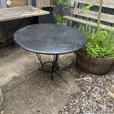 Black Metal Circular Garden