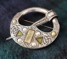 Vintage MIRACLE Penannular