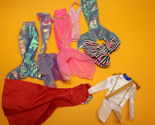 Clothes lot fits - barbie, &