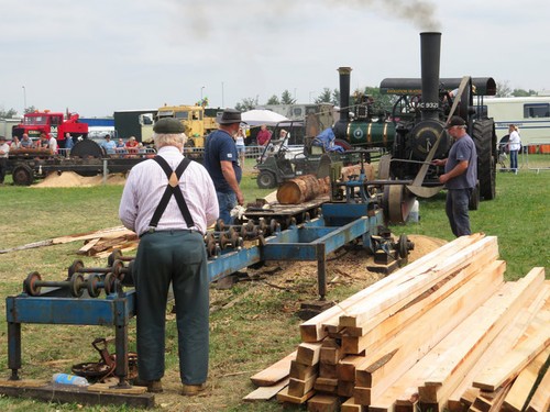 Photo sawing demonstration - sawing,