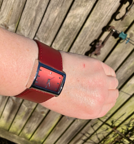 Stunning spirit watch with - stunning, red