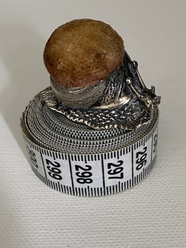 Snail pincushion continental - pincushion,