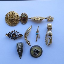 Lot of 10 Vintage Brooches All