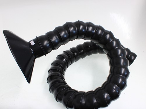 Extraction hose arm