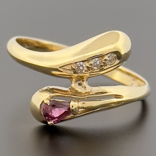 18ct yellow gold - 18ct, ruby