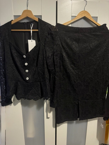 Black lace piece set - lace, v-neck