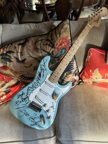 Squire fender guitar - ,