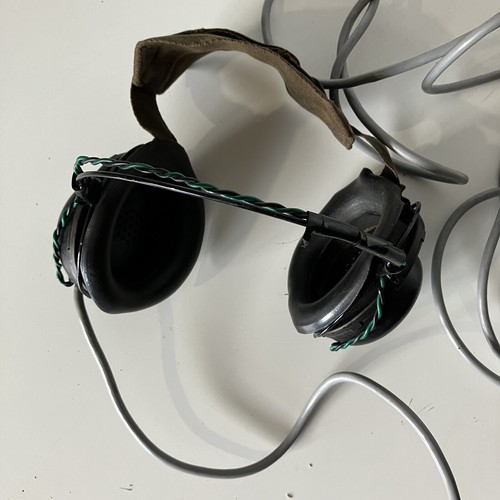 Ww2 vintage radio - vintage, gi-j