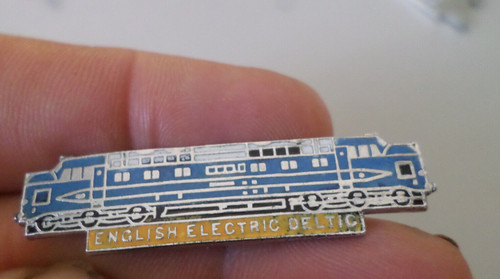 Pin badge train locomotive - badge,