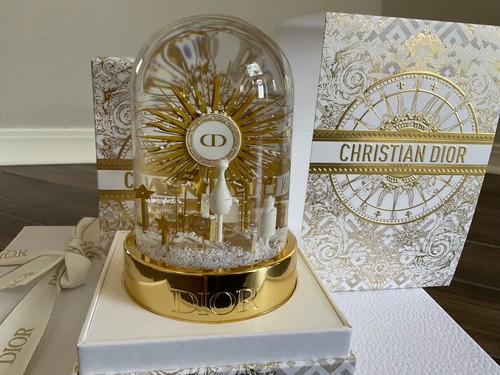 Christian dior snowglobe 2024 - christian,