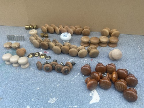 Lot drawer knobs - lot, mostly