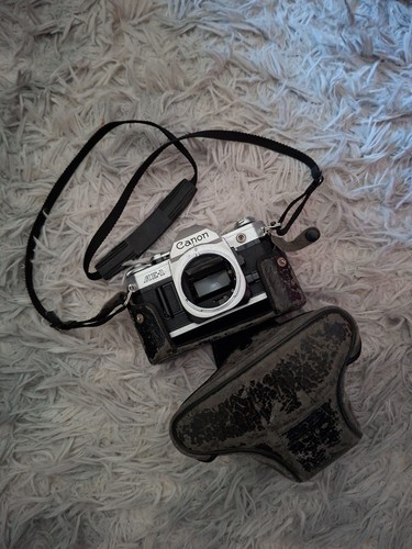 Canon slr 35mm film - ae-1,