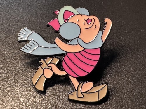Piglet enamel pin badge - enamel,