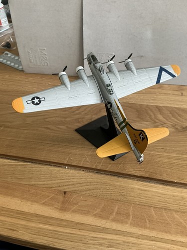 Corgi aa33321 boeing 17g - boeing, b-17g