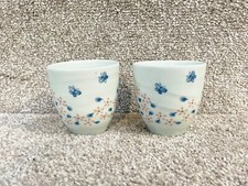 VINTAGE PAIR OF JAPANESE STYLE CERAMIC SAKE CUPS