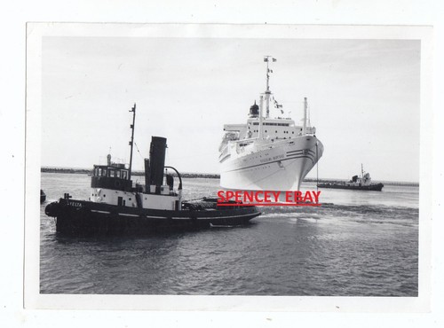 Old photo tug yelta - yelta, towing