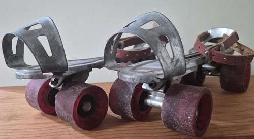 Vintage globe skate metal - vintage,