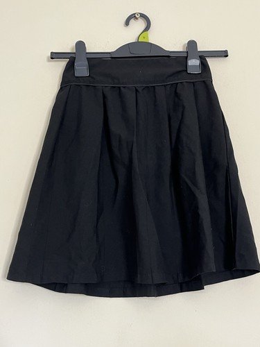 School skirt age - tu, 10