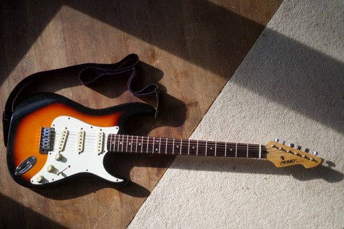 Gorgeous sunburst peavey - gorgeous,