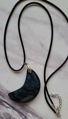 Dragon veins agate moon - dragon,