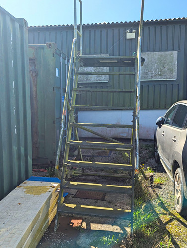 Steel straight access stairs - straight,