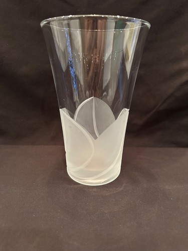 Durand crystal vase etched - durand,