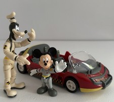Disney Test Track Race Car with Pit Crew Micky and Goofy Figures