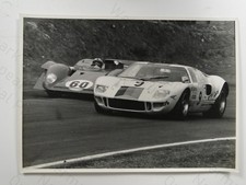 Ford GT40 No 9 Lola T70 No 60