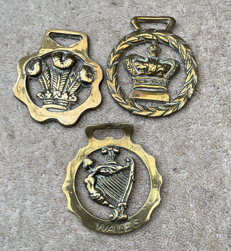 Brass horse brasses lot 3 - brass,