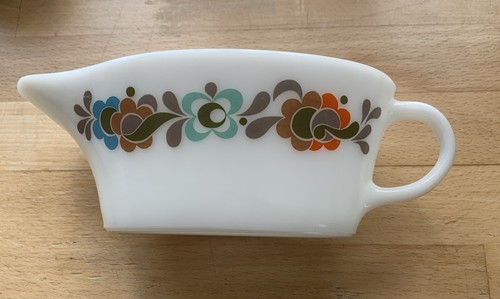 Vintage jaj pyrex jug - jaj, gravy