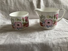 Beautiful WEDGWOOD  'Meadow