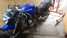  SUZUKI GSX 600 F breaking