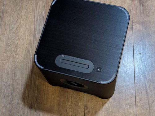 Read description mackie cr6s - read,