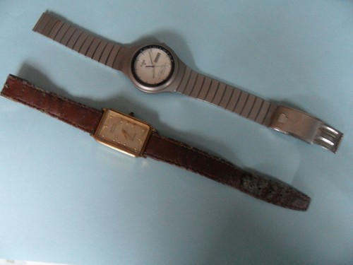 Lot quartz watches - of,