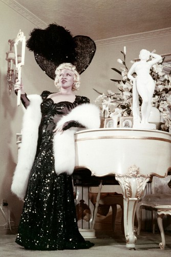Mae west leticia van allen - mae,